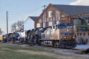 UP-5716-into-Moline-Illinois